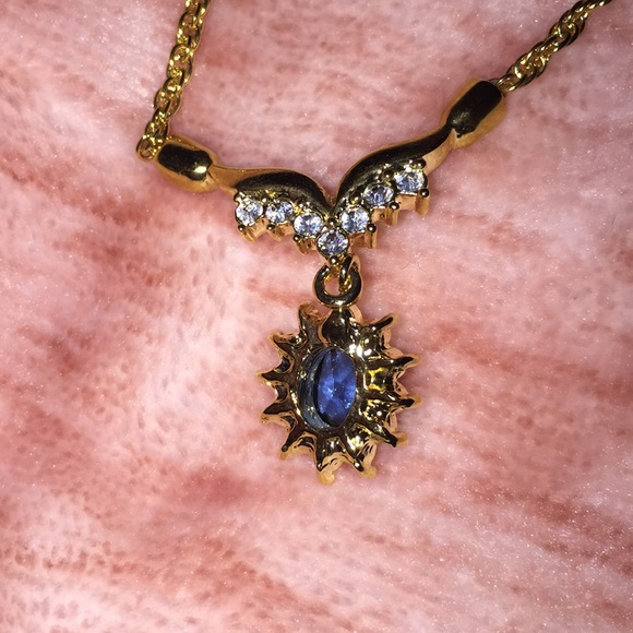 Roman gold necklace with sapphire detail. - Picture 3 of 4